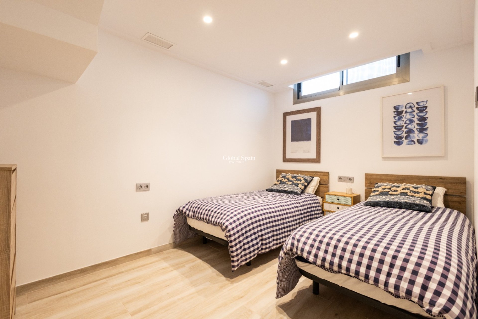 Revente - VILLA -
ORIHUELA - Inland