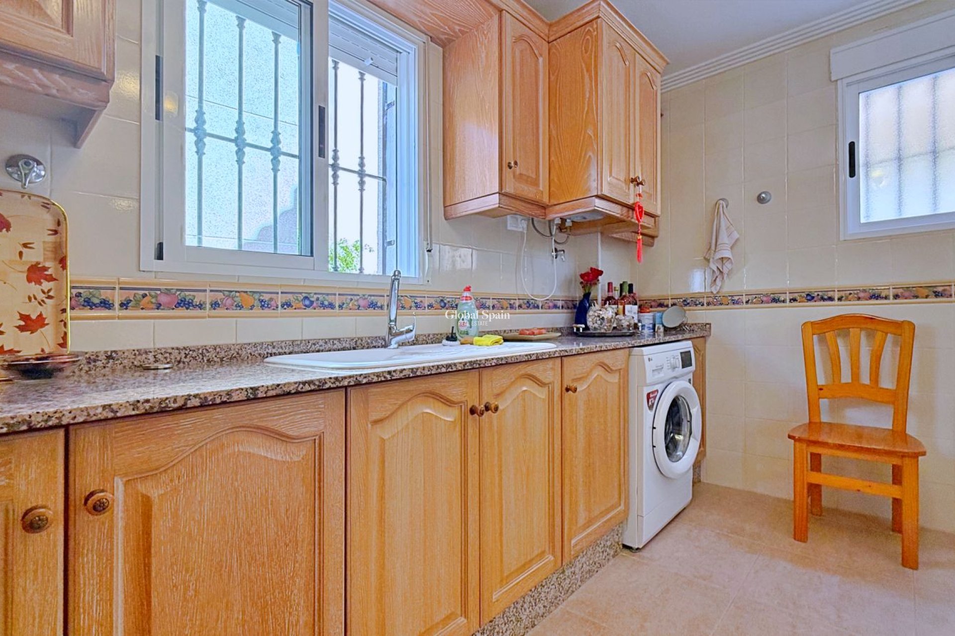 Revente - VILLA -
ORIHUELA - Inland