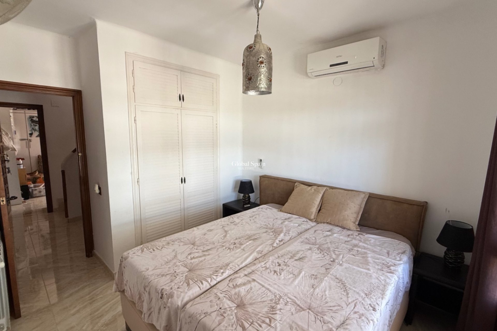 Revente - VILLA -
ORIHUELA - Inland