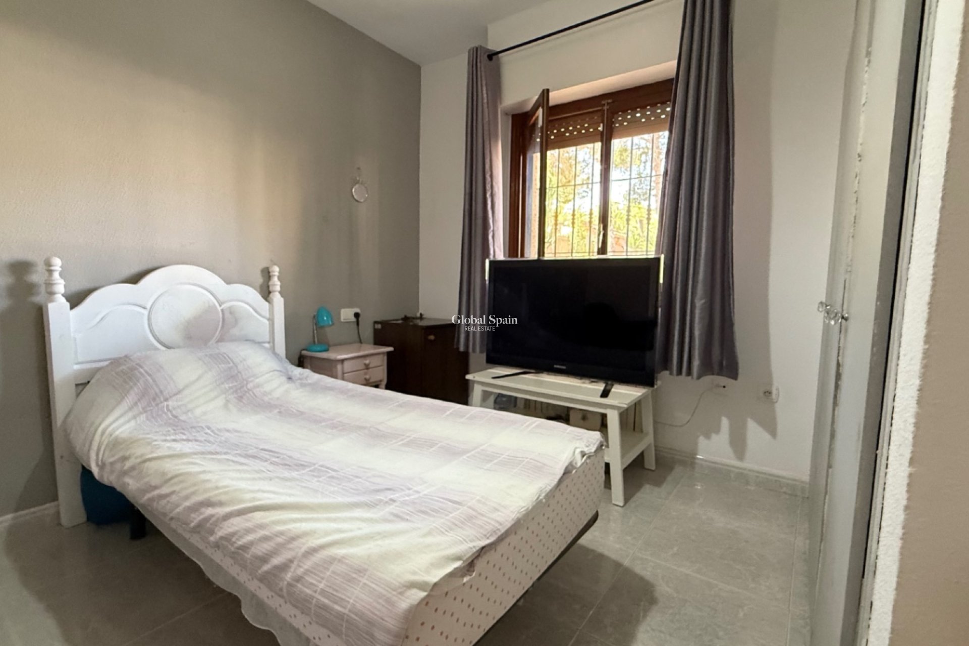 Revente - VILLA -
ORIHUELA - Inland