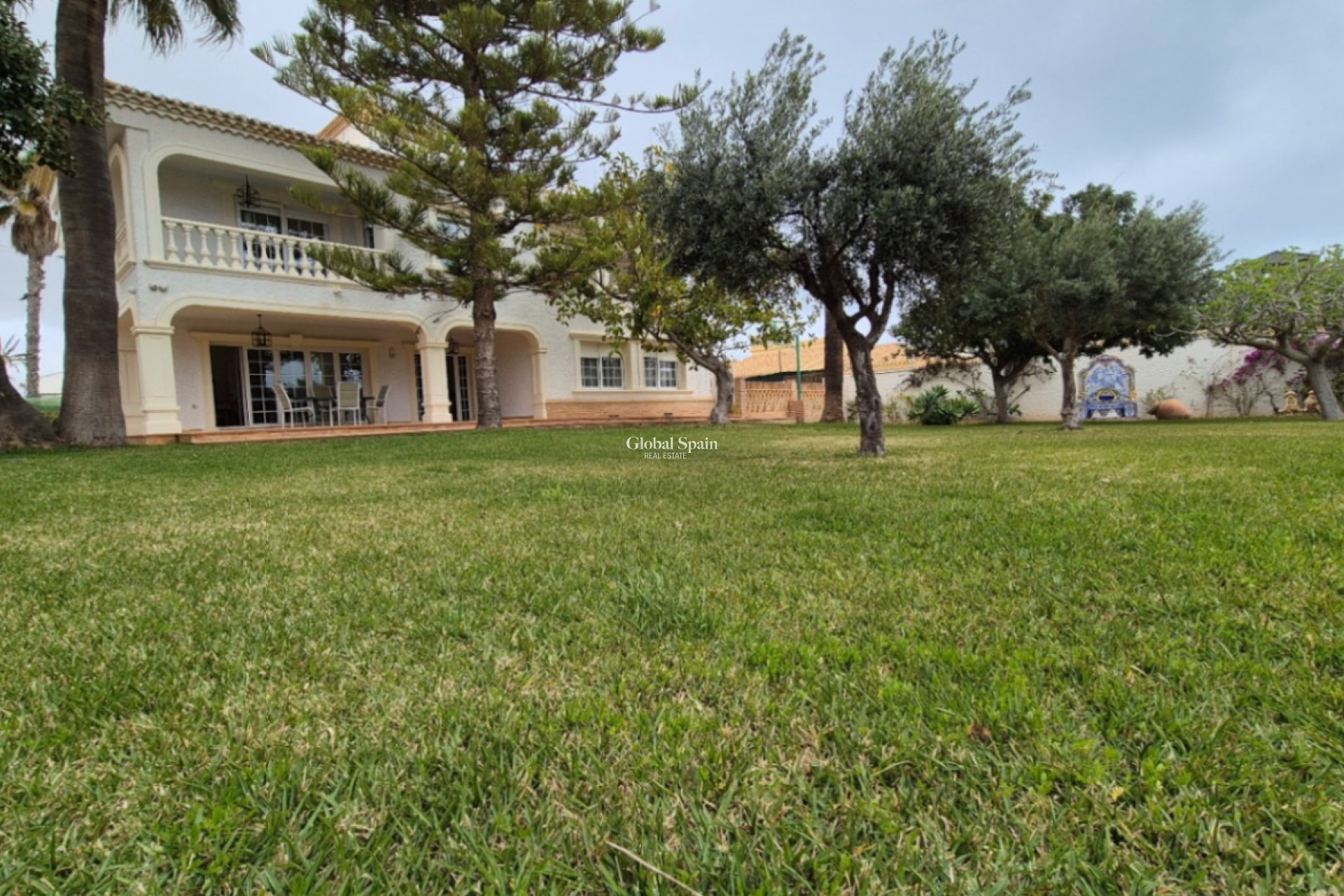 Revente - VILLA -
ORIHUELA - Inland