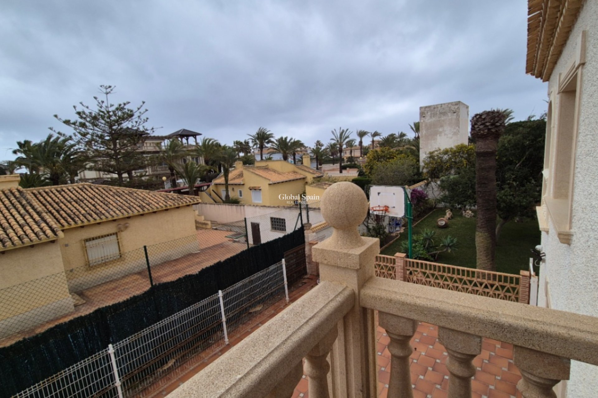 Revente - VILLA -
ORIHUELA - Inland