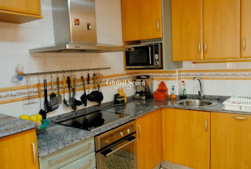 Revente - VILLA -
ORIHUELA - Inland
