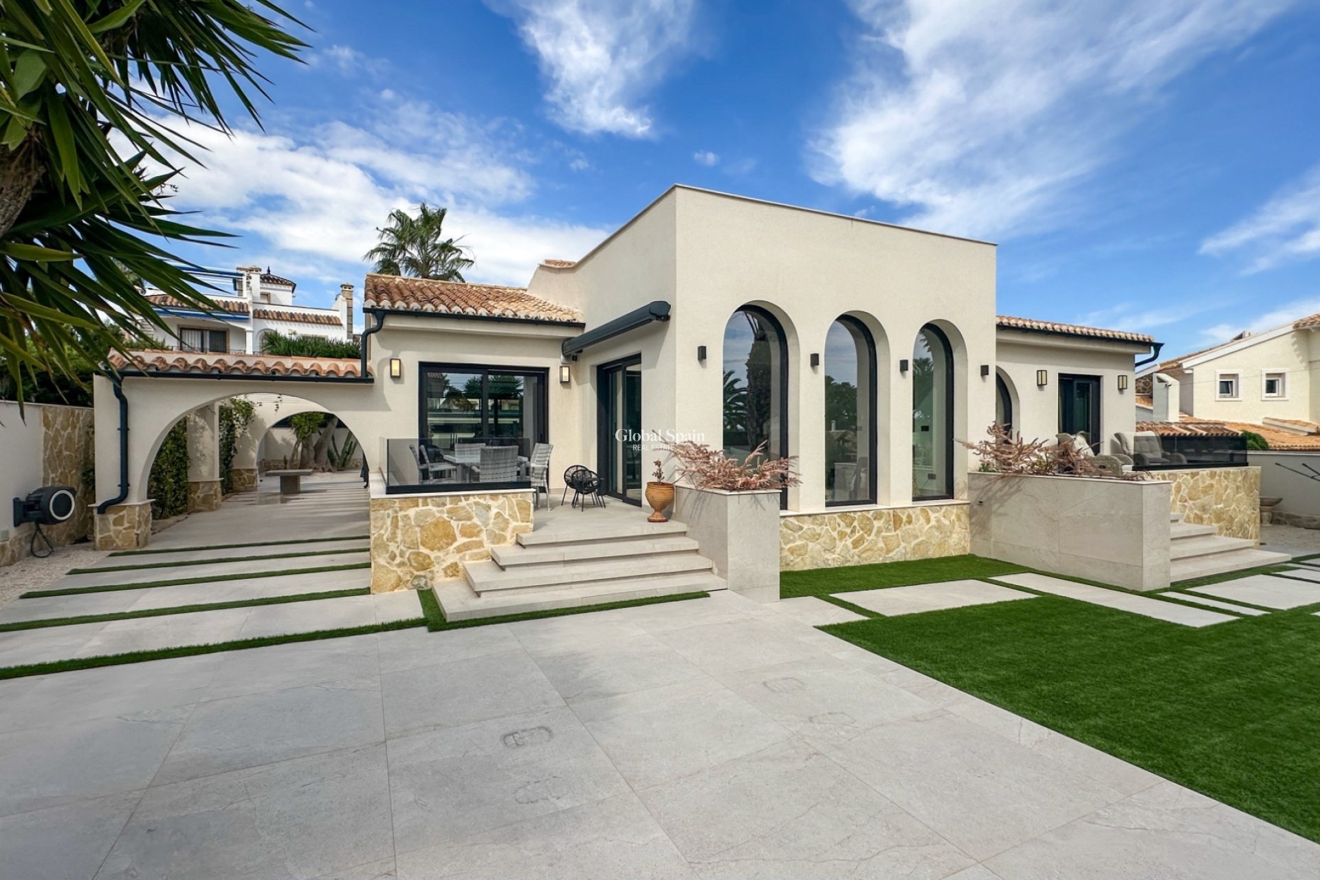 Revente - VILLA -
ORIHUELA - Inland