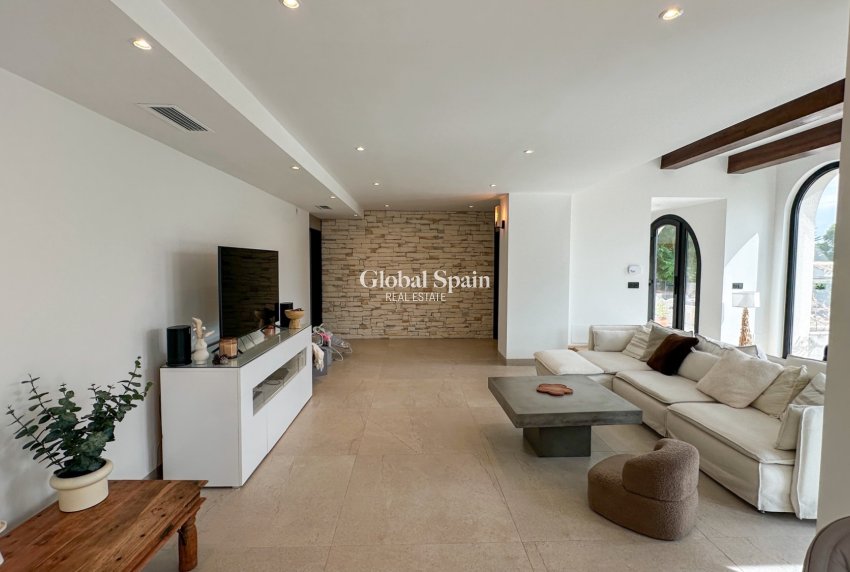 Revente - VILLA -
ORIHUELA - Inland