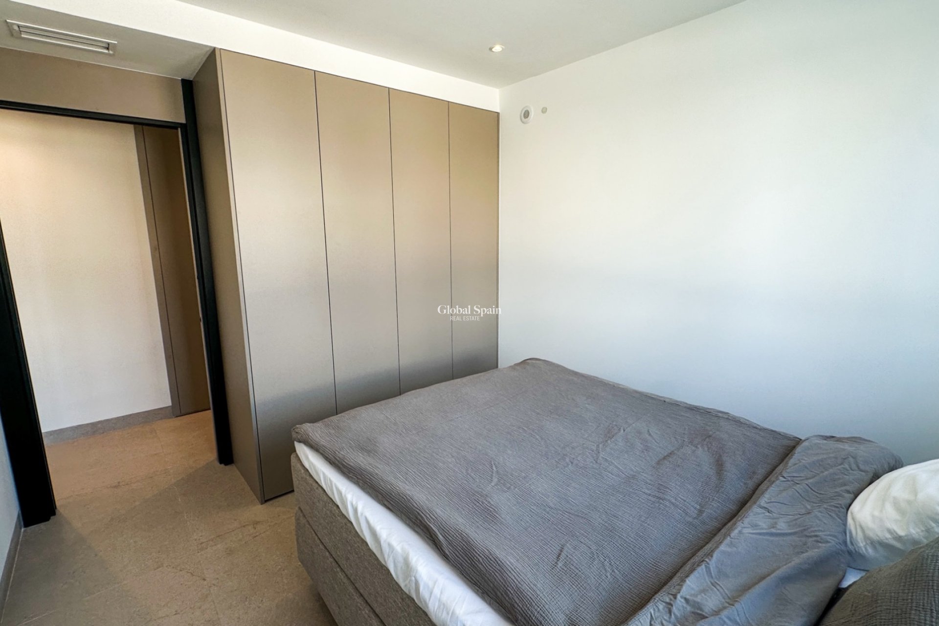 Revente - VILLA -
ORIHUELA - Inland