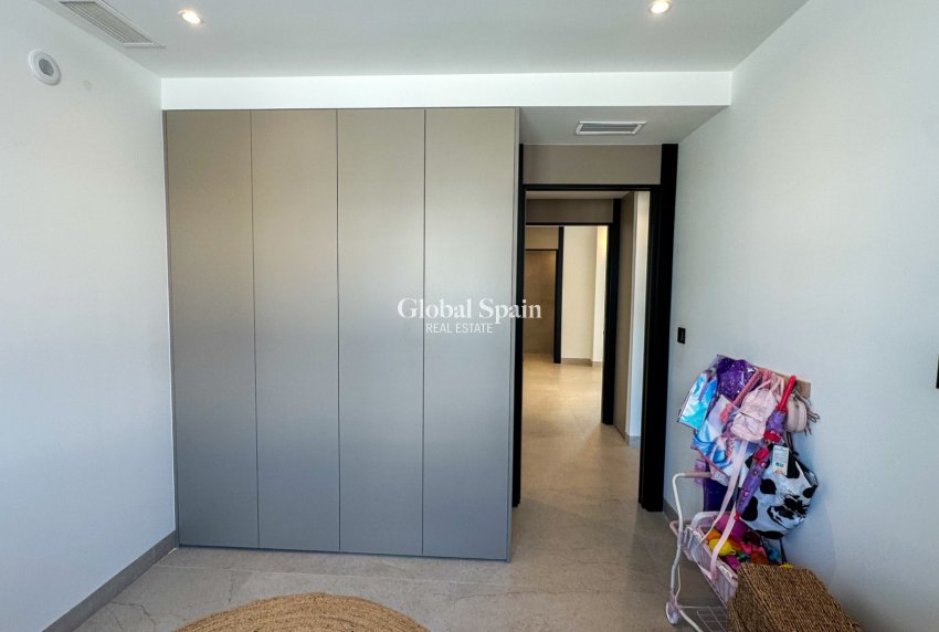 Revente - VILLA -
ORIHUELA - Inland