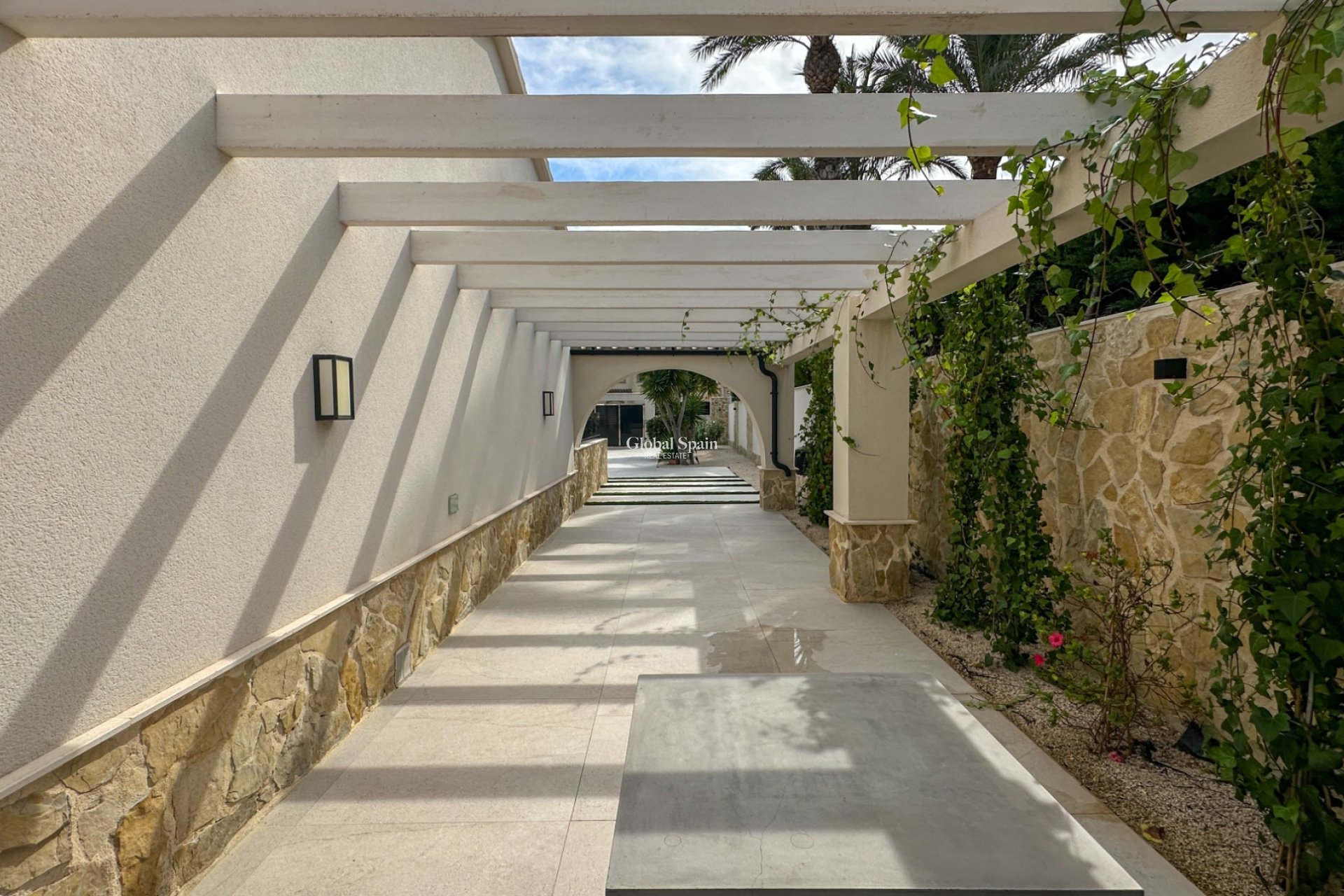 Revente - VILLA -
ORIHUELA - Inland