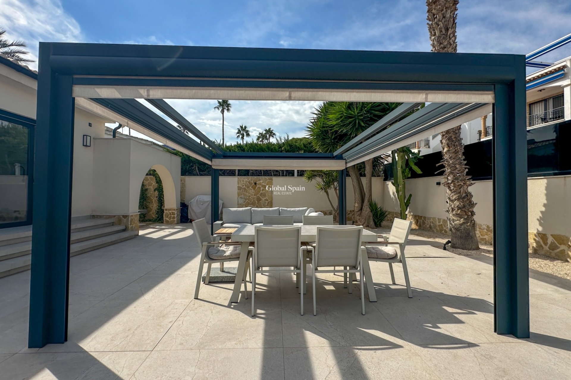 Revente - VILLA -
ORIHUELA - Inland