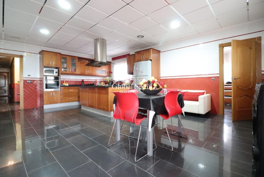 Revente - VILLA -
ORIHUELA - La Campaneta