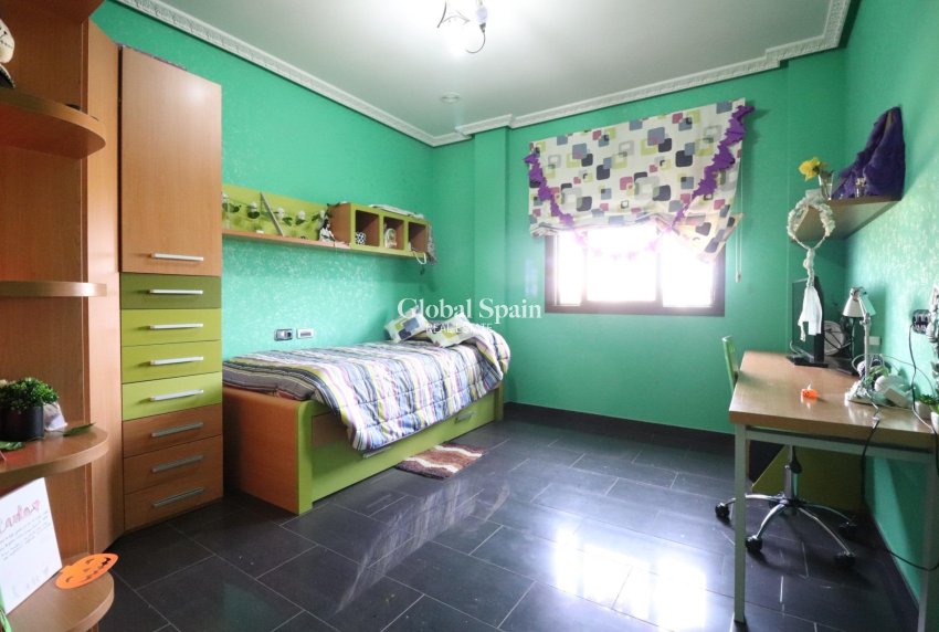 Revente - VILLA -
ORIHUELA - La Campaneta