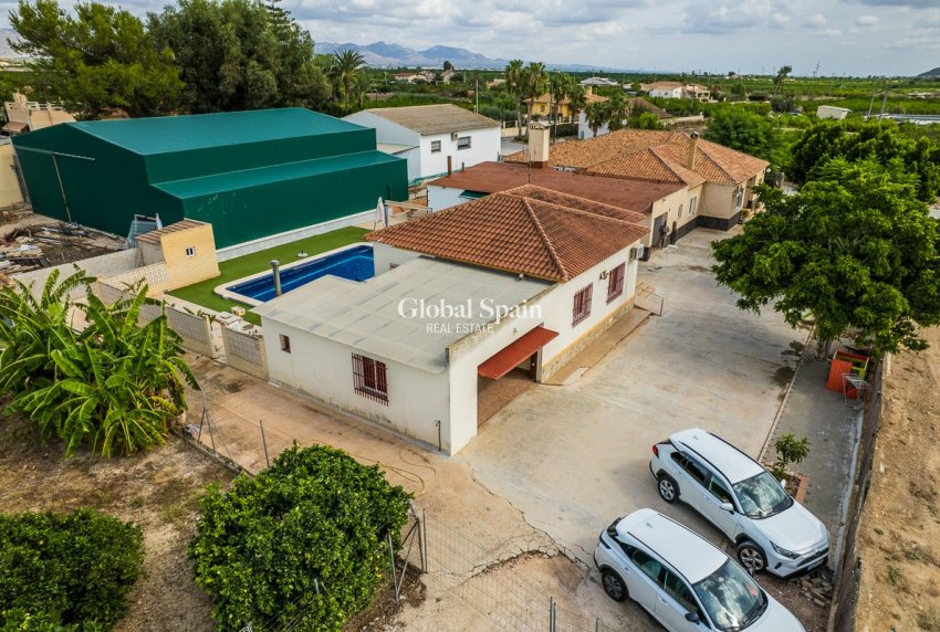 Revente - VILLA -
ORIHUELA - La Matanza