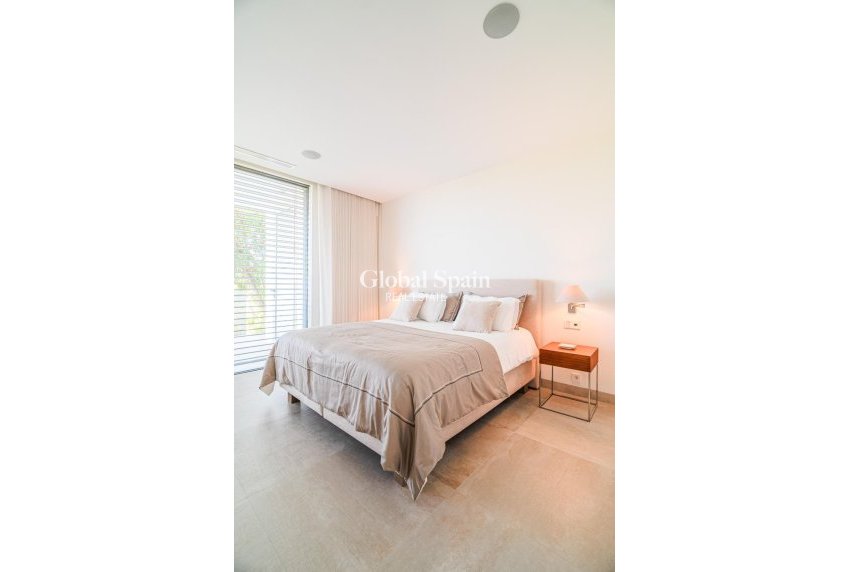 Revente - VILLA -
ORIHUELA - LAS COLINAS GOLF RESORT