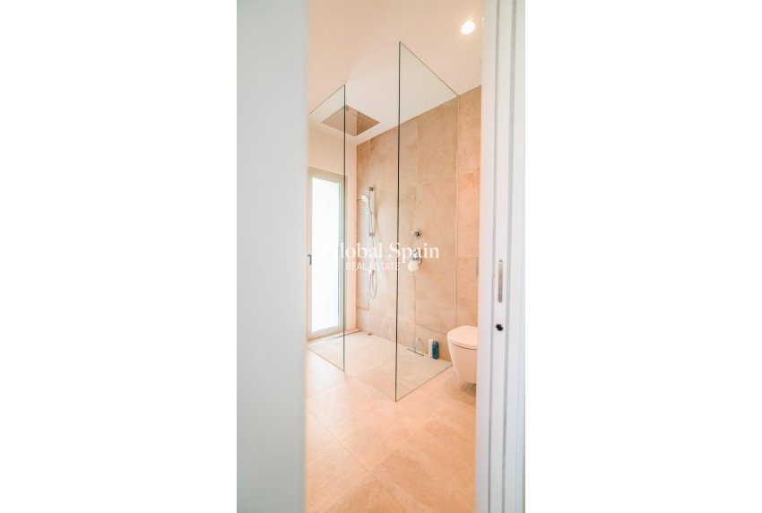 Revente - VILLA -
ORIHUELA - LAS COLINAS GOLF RESORT