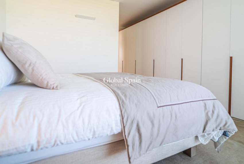 Revente - VILLA -
ORIHUELA - LAS COLINAS GOLF RESORT