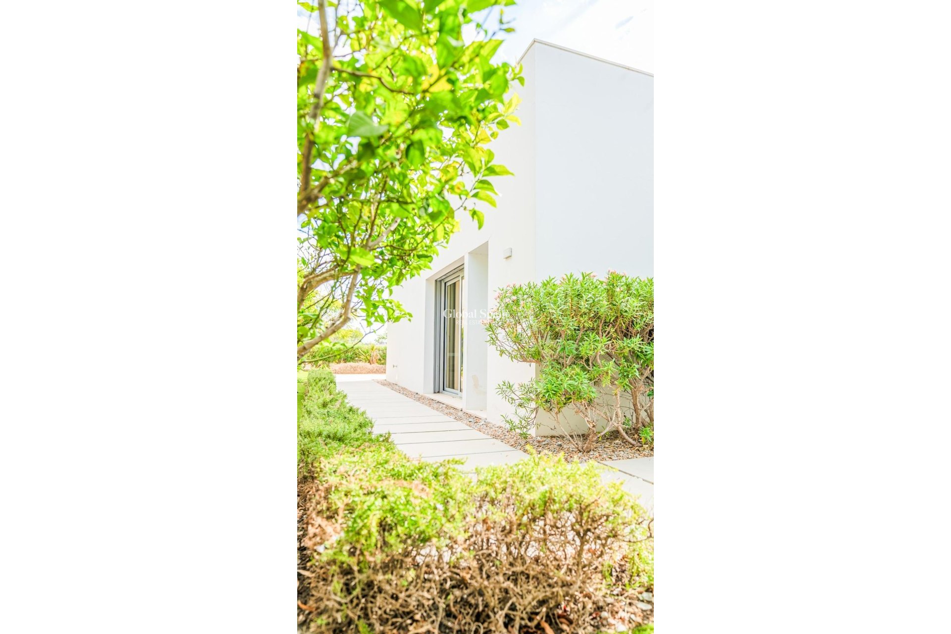 Revente - VILLA -
ORIHUELA - LAS COLINAS GOLF RESORT