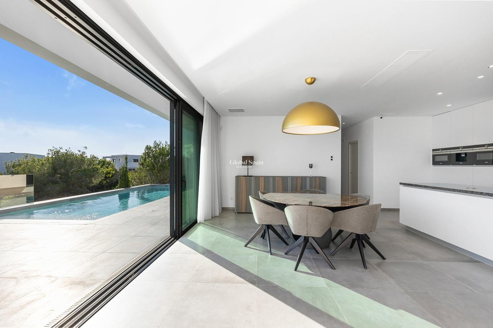 Revente - VILLA -
ORIHUELA - LAS COLINAS GOLF RESORT