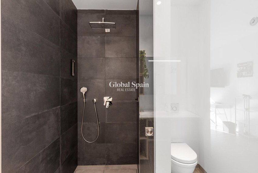 Revente - VILLA -
ORIHUELA - LAS COLINAS GOLF RESORT