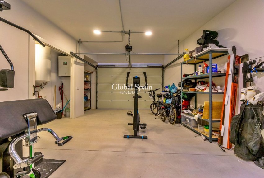 Revente - VILLA -
ORIHUELA - LAS COLINAS GOLF RESORT