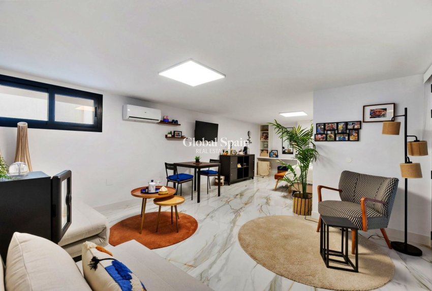 Revente - VILLA -
ORIHUELA - LAS COLINAS GOLF RESORT