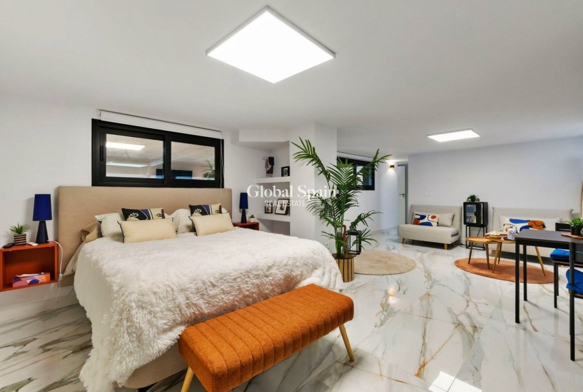 Revente - VILLA -
ORIHUELA - LAS COLINAS GOLF RESORT