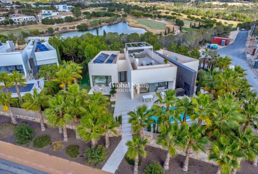 Revente - VILLA -
ORIHUELA - LAS COLINAS GOLF RESORT