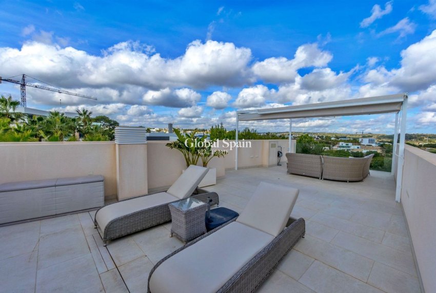 Revente - VILLA -
ORIHUELA - LAS COLINAS GOLF RESORT