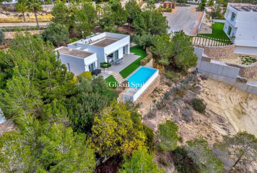 Revente - VILLA -
ORIHUELA - LAS COLINAS GOLF RESORT