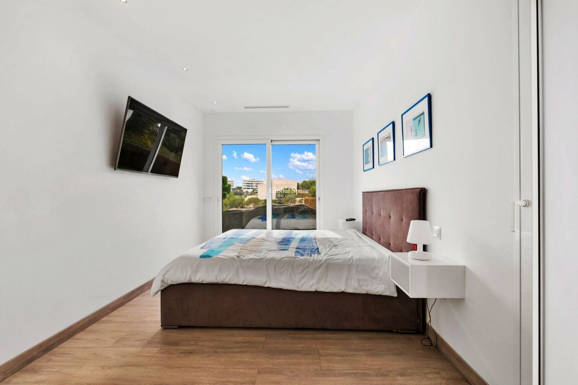 Revente - VILLA -
ORIHUELA - LAS COLINAS GOLF RESORT