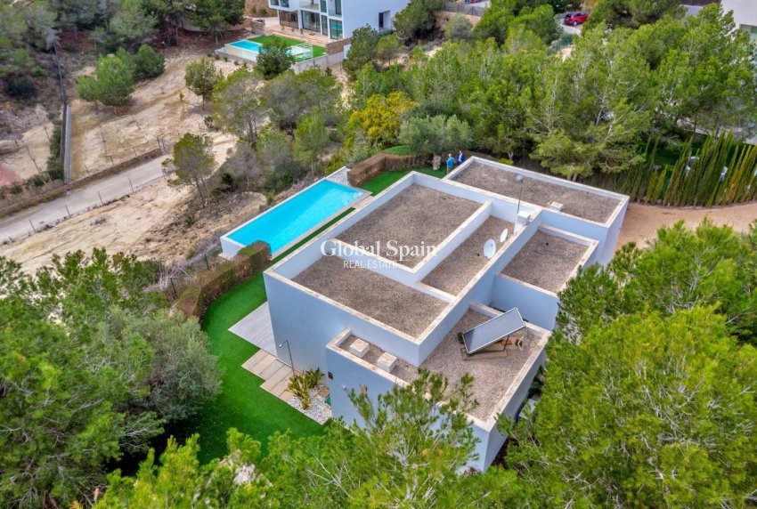 Revente - VILLA -
ORIHUELA - LAS COLINAS GOLF RESORT