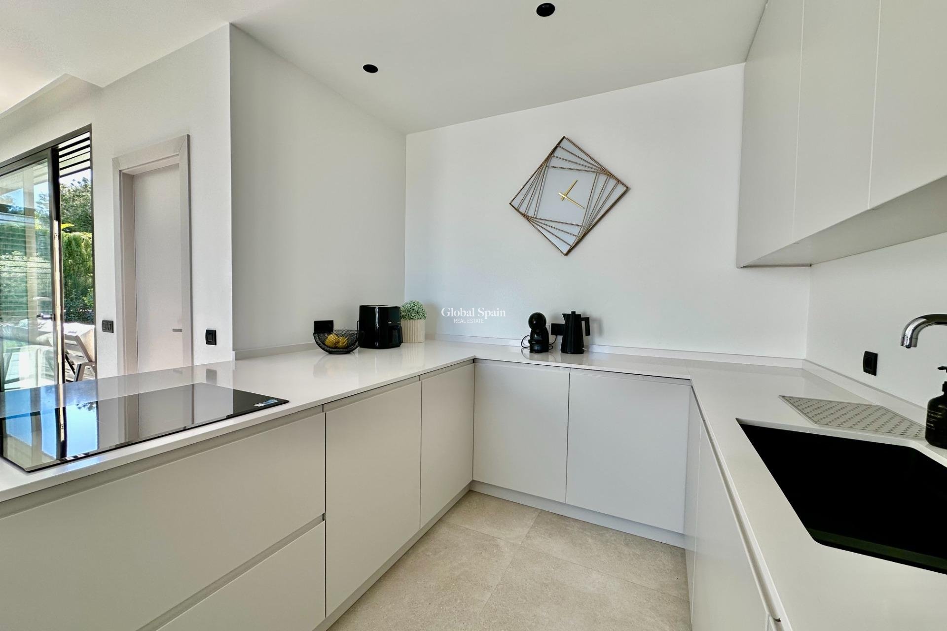 Revente - VILLA -
ORIHUELA - LAS COLINAS GOLF RESORT