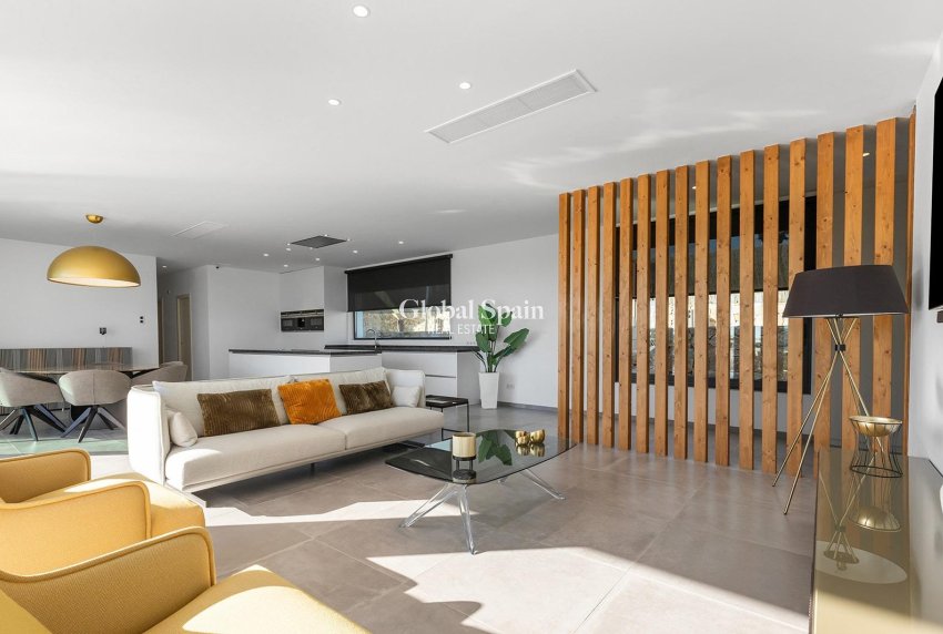 Revente - VILLA -
ORIHUELA - LAS COLINAS GOLF RESORT