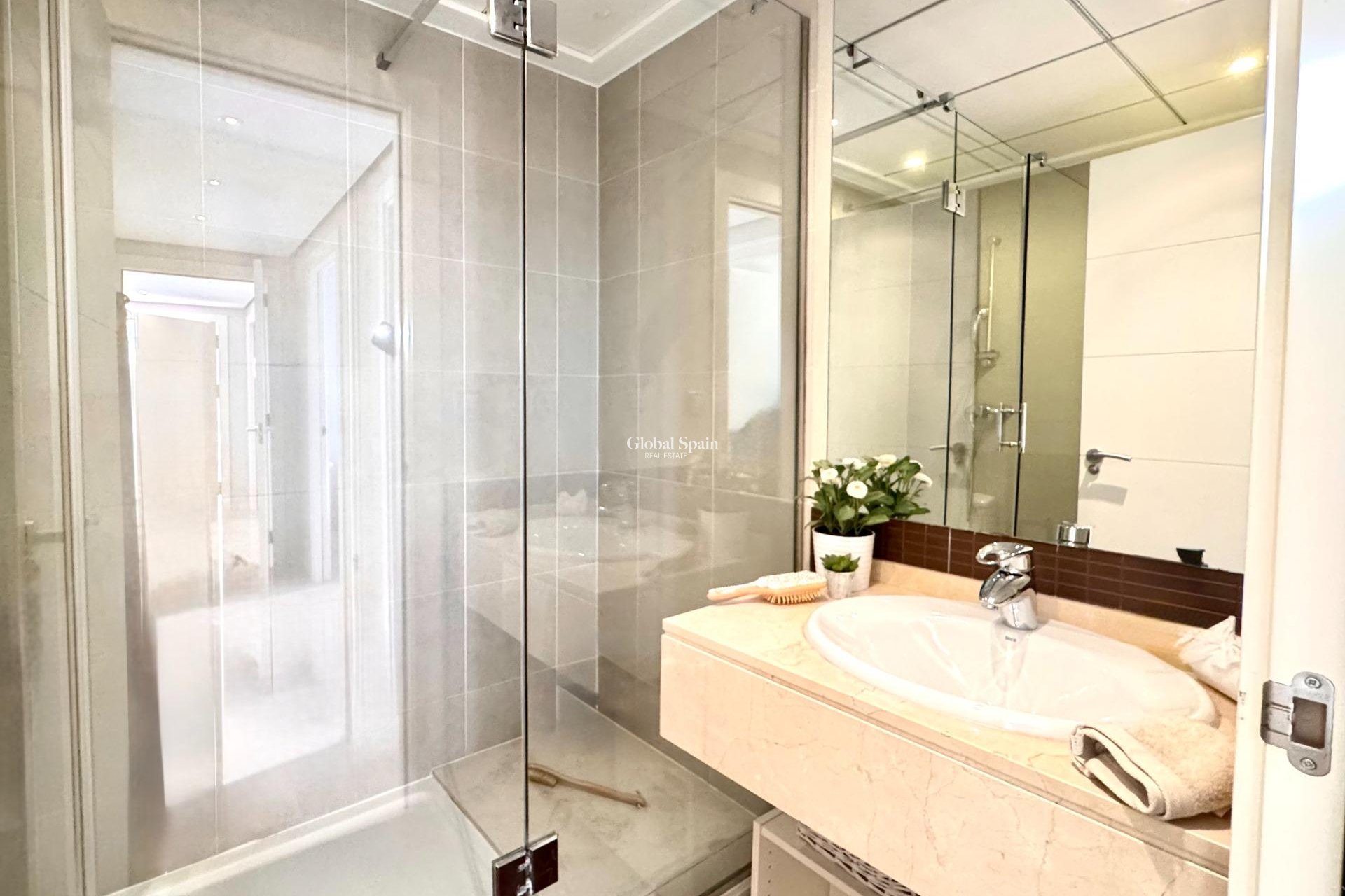 Revente - VILLA -
ORIHUELA - LAS COLINAS GOLF RESORT