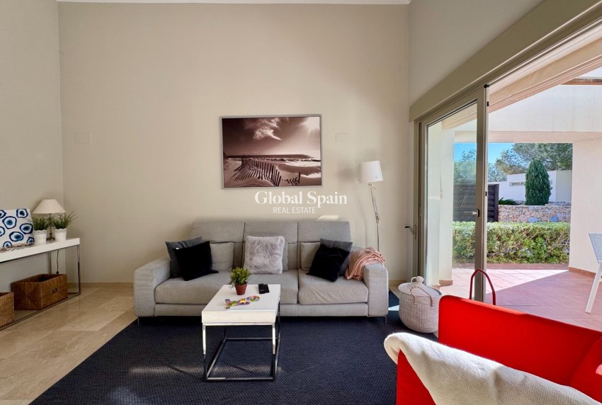 Revente - VILLA -
ORIHUELA - LAS COLINAS GOLF RESORT