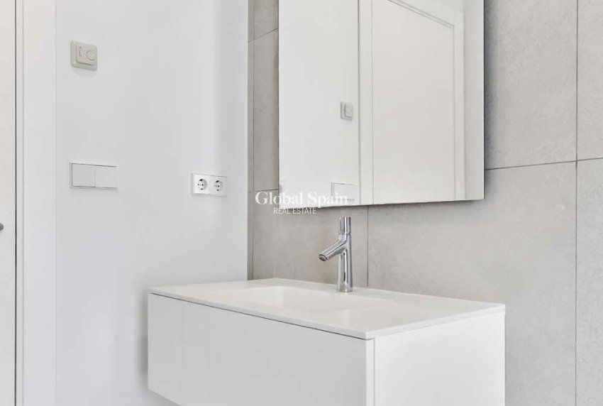 Revente - VILLA -
ORIHUELA - LAS COLINAS GOLF RESORT