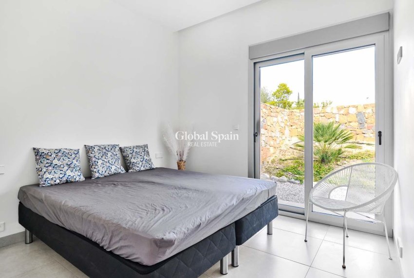 Revente - VILLA -
ORIHUELA - LAS COLINAS GOLF RESORT