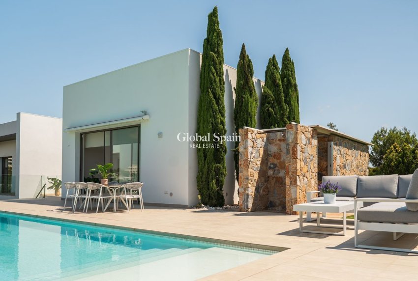 Revente - VILLA -
ORIHUELA - LAS COLINAS GOLF RESORT