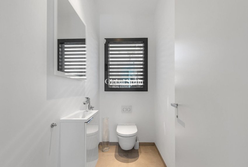 Revente - VILLA -
ORIHUELA - LAS COLINAS GOLF RESORT