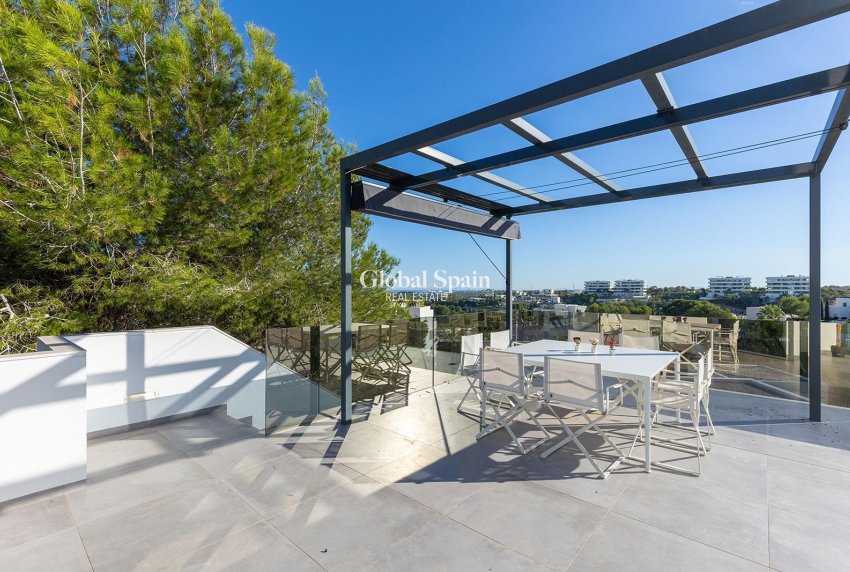 Revente - VILLA -
ORIHUELA - LAS COLINAS GOLF RESORT