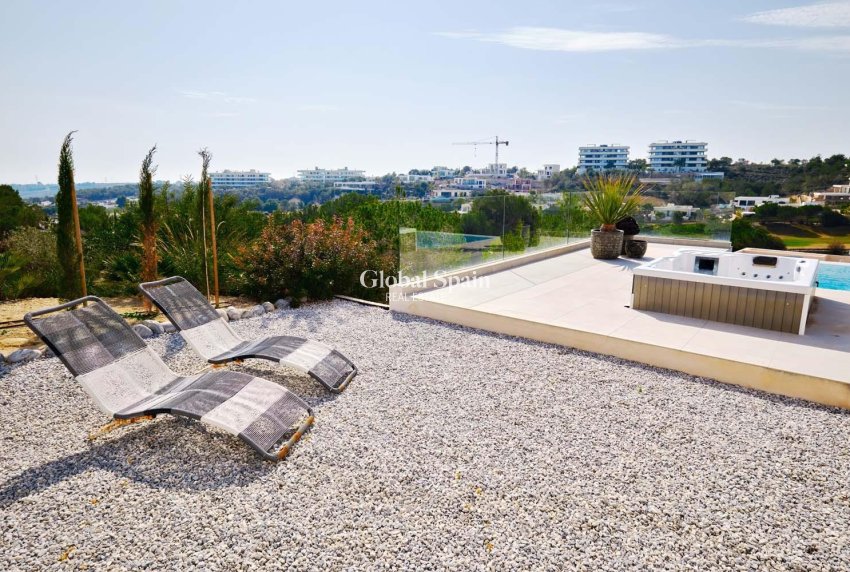 Revente - VILLA -
ORIHUELA - LAS COLINAS GOLF RESORT