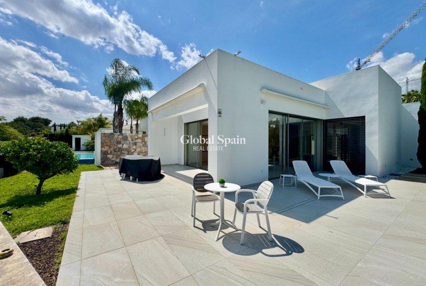 Revente - VILLA -
ORIHUELA - LAS COLINAS GOLF RESORT