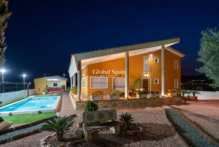 Revente - Villa -
ORIHUELA - Orihuela