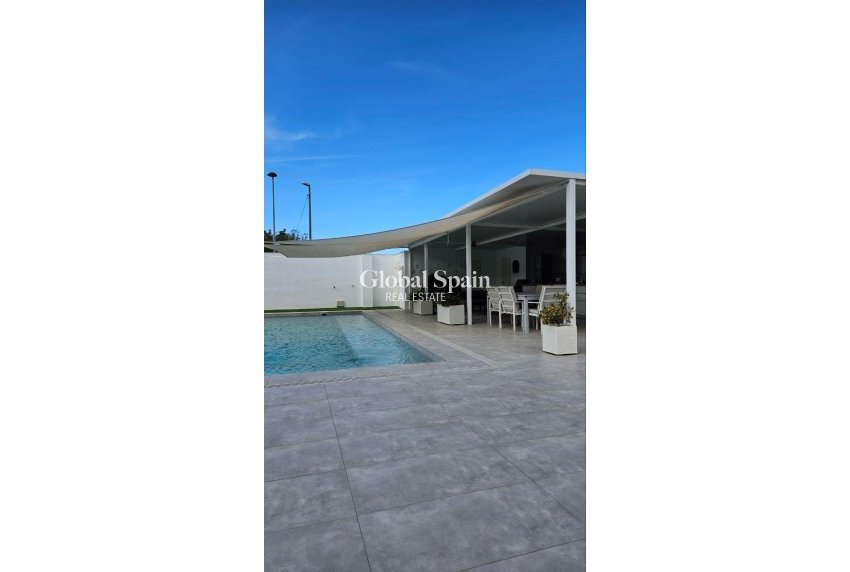 Revente - VILLA -
ORIHUELA - Urb. Montepinar