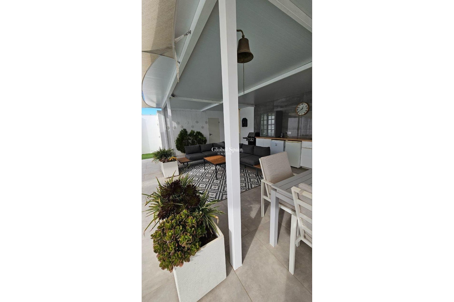 Revente - VILLA -
ORIHUELA - Urb. Montepinar