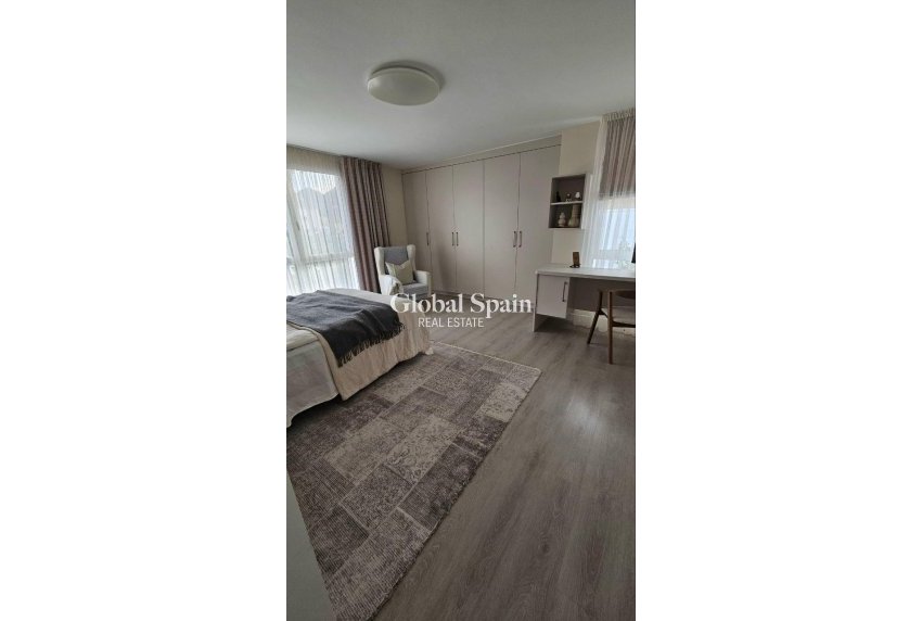 Revente - VILLA -
ORIHUELA - Urb. Montepinar