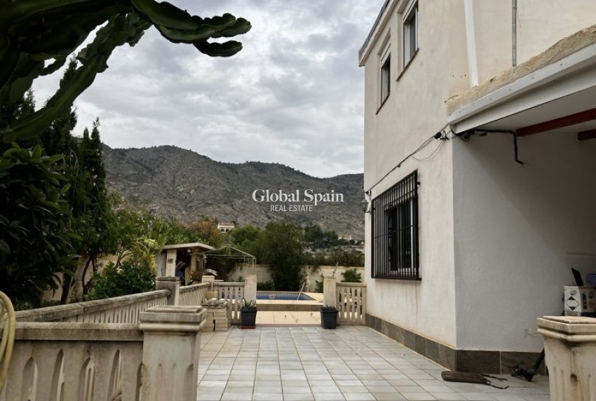 Revente - VILLA -
ORXETA - Costa Blanca