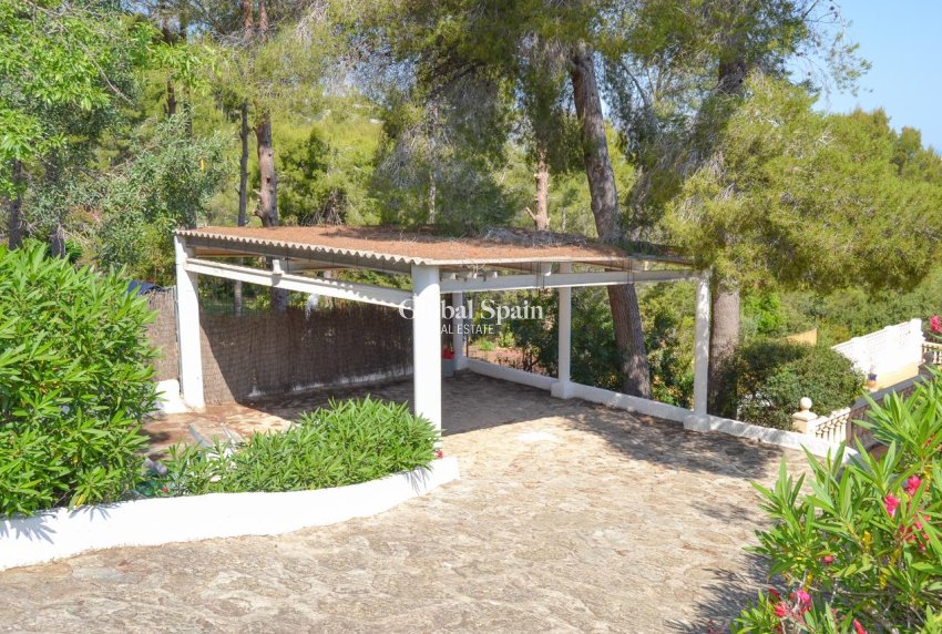 Revente - VILLA -
PEDREGUER - Inland