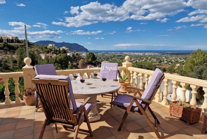 Revente - VILLA -
PEDREGUER - Inland