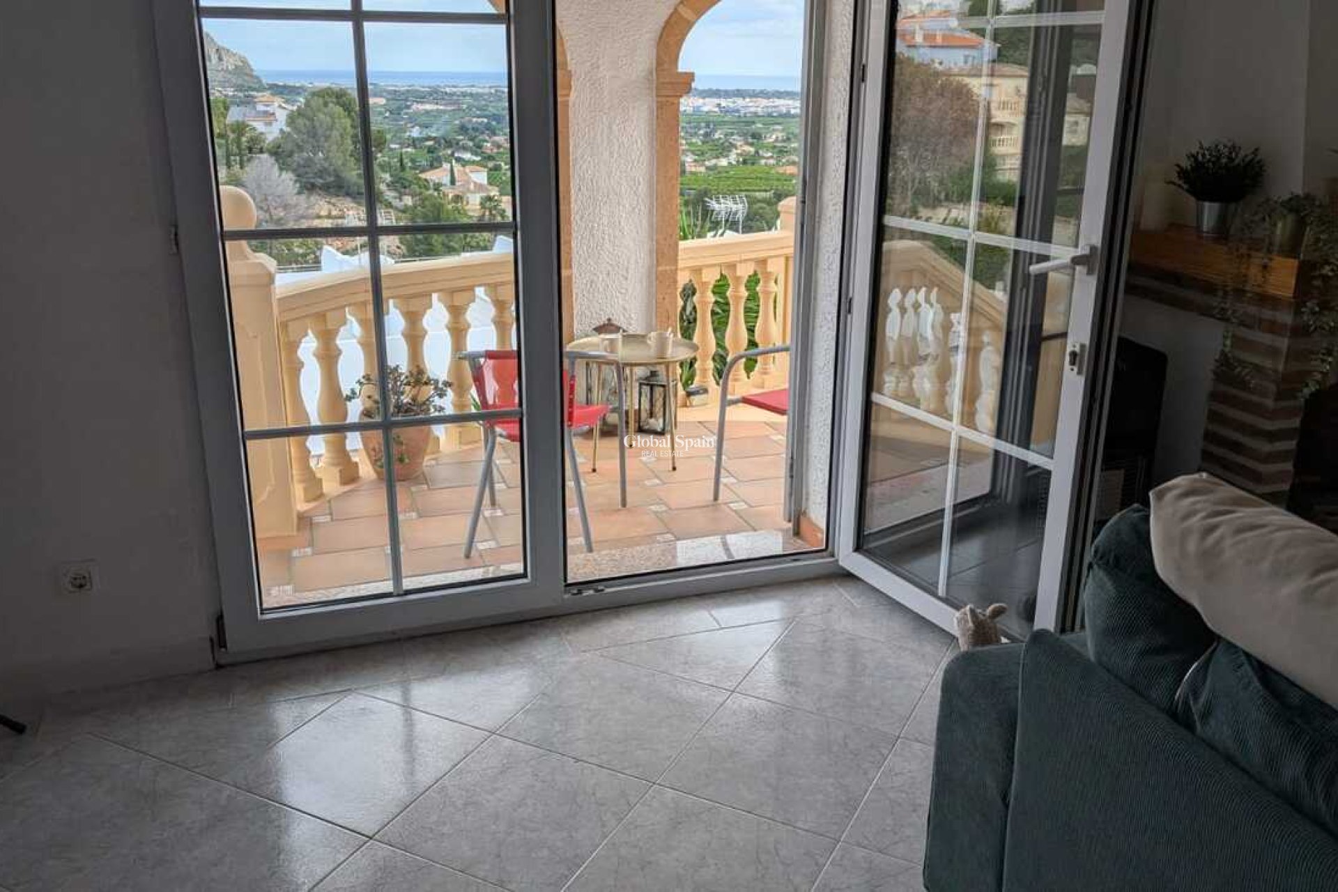 Revente - VILLA -
PEDREGUER - Inland