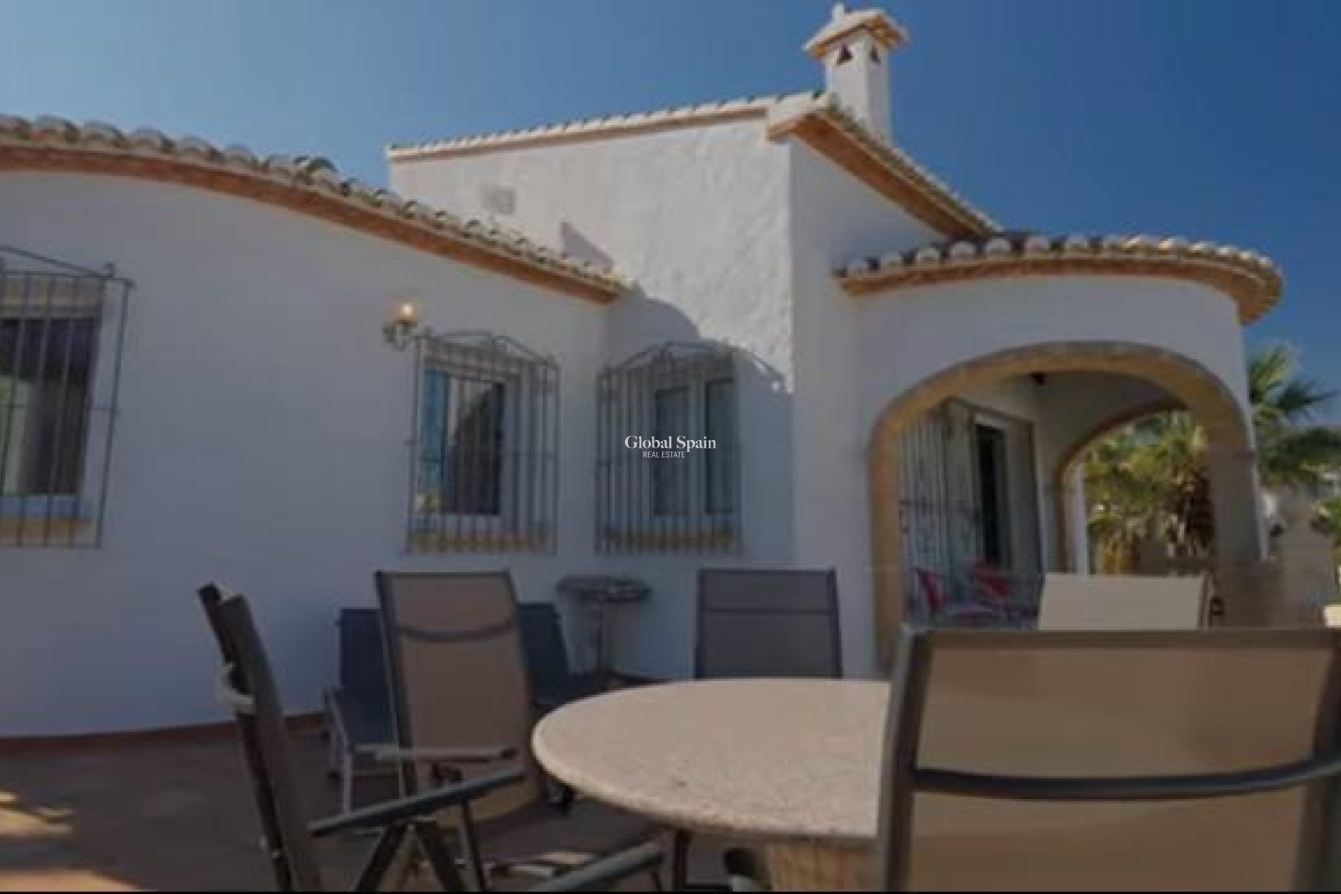 Revente - VILLA -
PEDREGUER - Inland